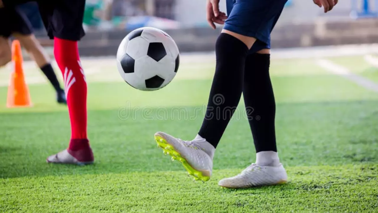 How to juggle a soccer ball?